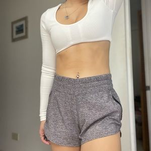 Lululemon run tracker shorts LR 4”